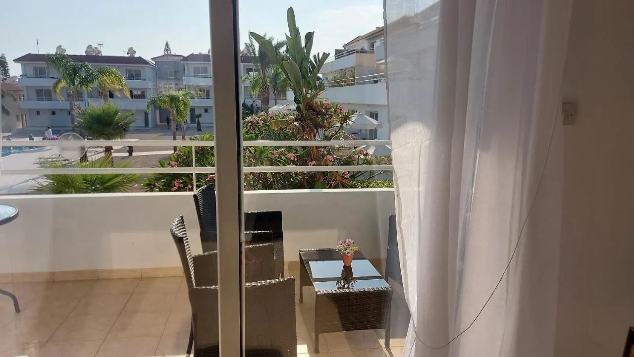 Nissi 3 Pool View Apartment Ajia Napa